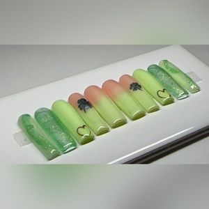 Green press on nails